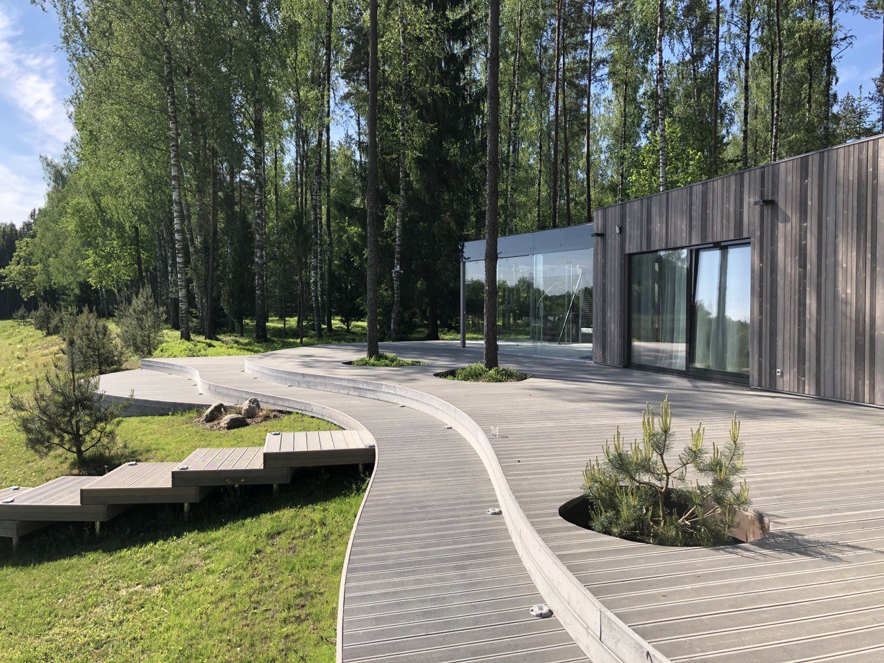 Terase ap māju
